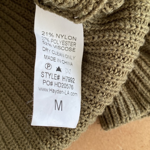 Hayden Olive Green Sweater. Medium - Picture 9 of 9